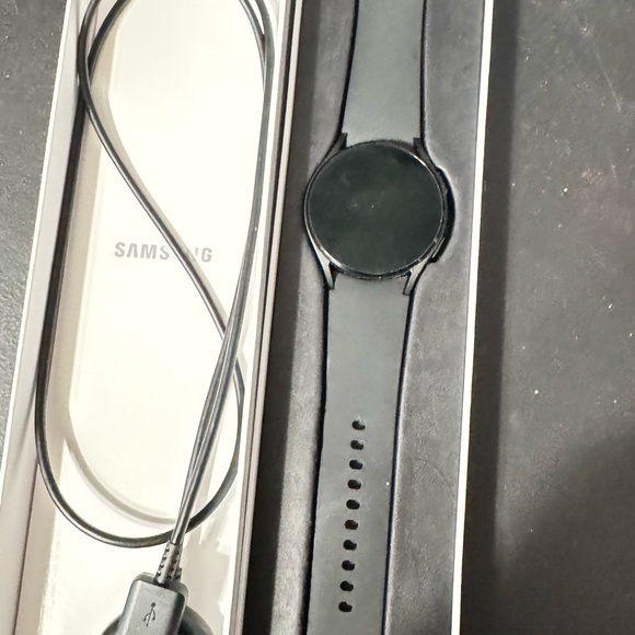 Samsung Galaxy Watch 4 Classic 40 LTE Black - Picture 11 of 16